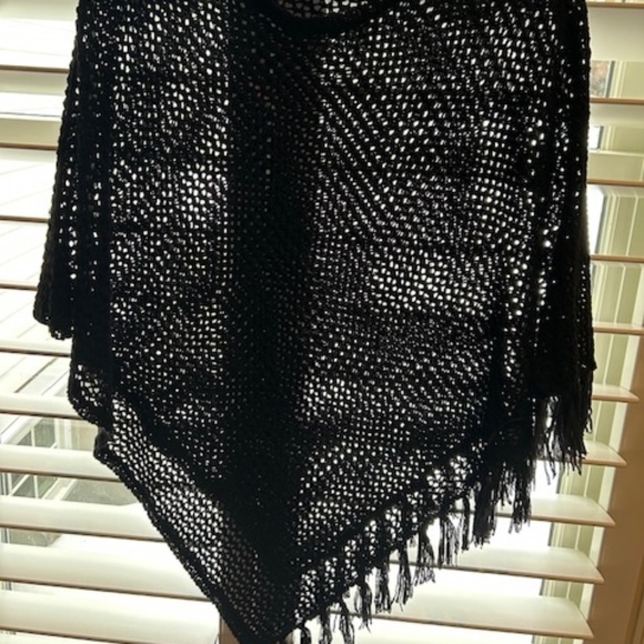 Poncho - Picture 2 of 3